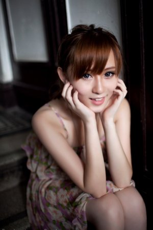 清澈眼神让人心碎，清纯美女写真
