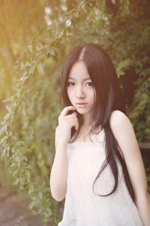 夏日里害羞的小姑娘蛋