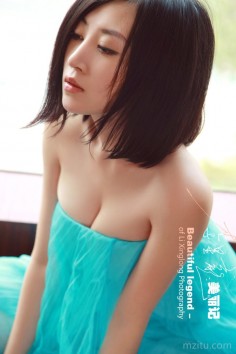 美人痣清纯女生自拍